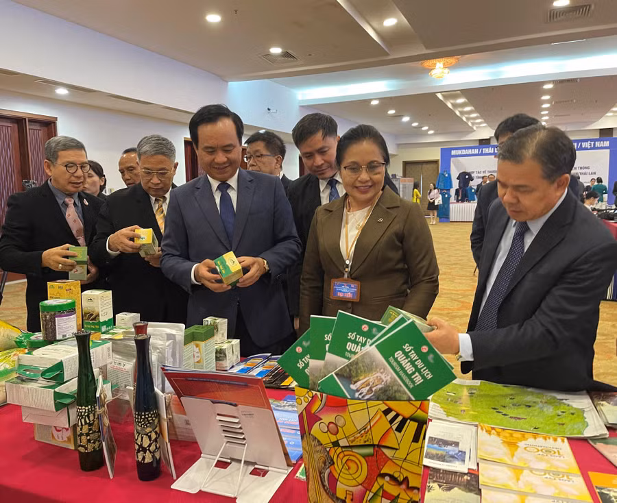 Những sản phẩm đặc trưng của mỗi địa phương, mỗi nước được giới thiệu tại hội nghị.