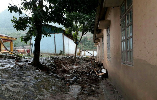 Phía sau một lớp học