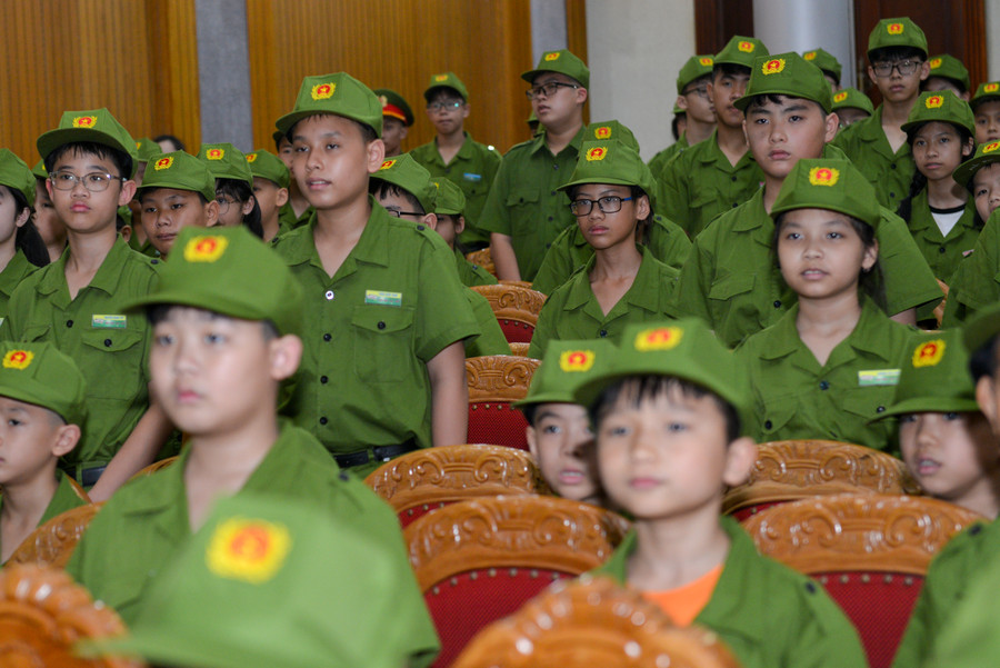 Trại hè “Học làm chiến sĩ Công an” bao gồm các hoạt động rèn luyện kỹ năng sống, kỹ năng giao tiếp, ứng xử văn hóa, kỹ năng thuyết trình,… dành cho lứa tuổi thanh, thiếu niên, nhi đồng.