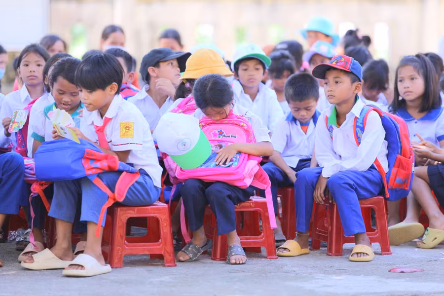 Học sinh tại Trường Phổ thông Dân tộc bán trú (PTDTBT)– Tiểu học và THCS Hướng Lập trong ngày tựu trường.