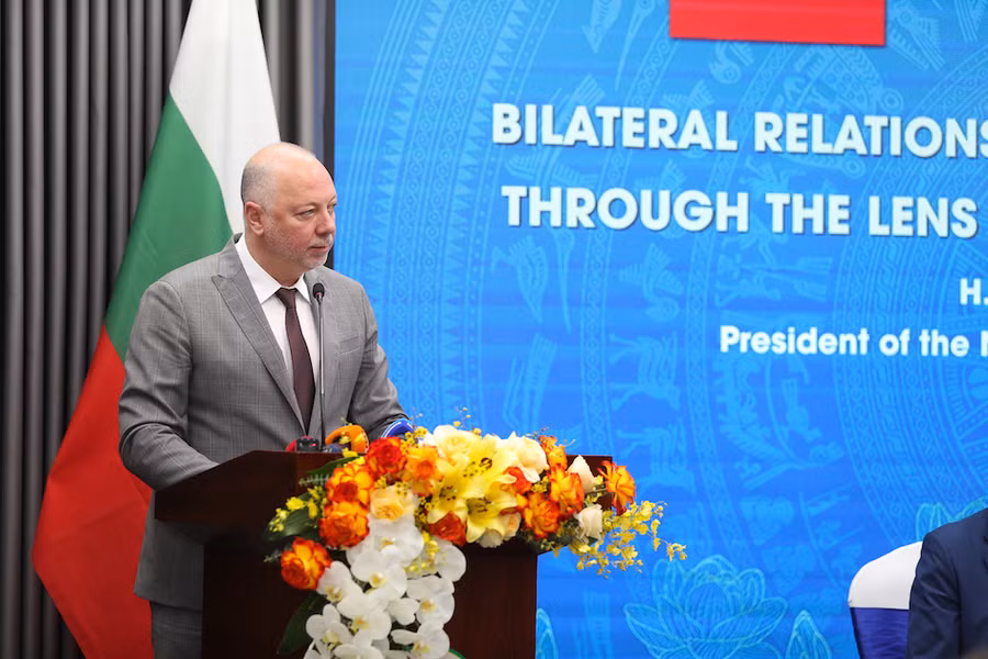 Chủ tịch Quốc hội Bulgaria ngài Rossen Dimitrov Jeliazkov chia sẻ tại ĐHQGHN.