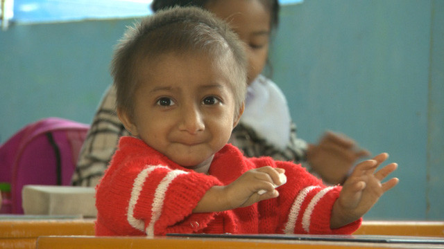 Đinh Văn K"Rể giờ đã dạn dĩ hơn rất nhiều và hòa đồng trong môi trong học tập. Ảnh: VTV.vn Đinh Văn K"Rể giờ đã dạn dĩ hơn rất nhiều và hòa đồng trong môi trong học tập. Ảnh: VTV.vn