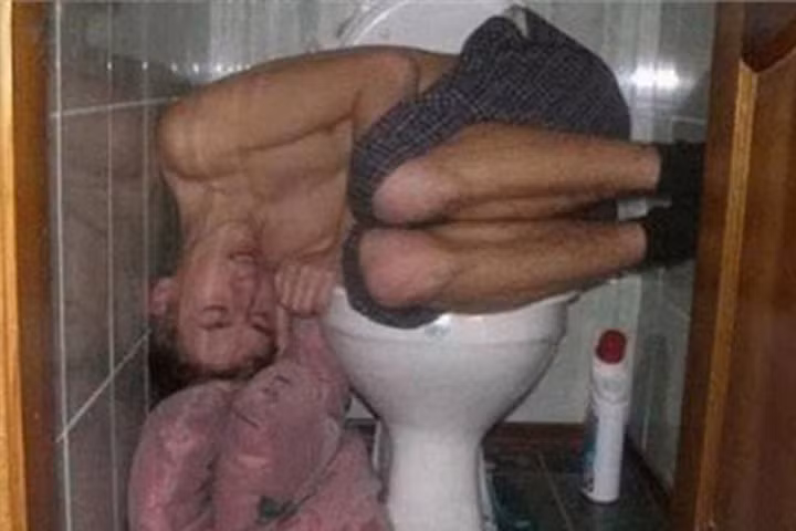 Chết cười với hành động hài hước “khó đỡ của người say rượu