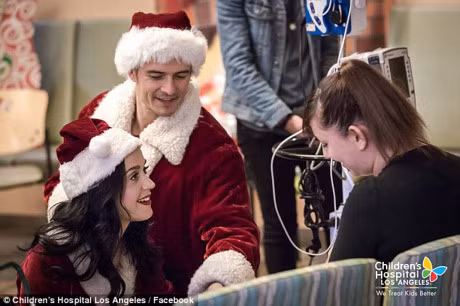 Katy Perry va Orlando Bloom hoa ong ba gia Noel - Anh 7