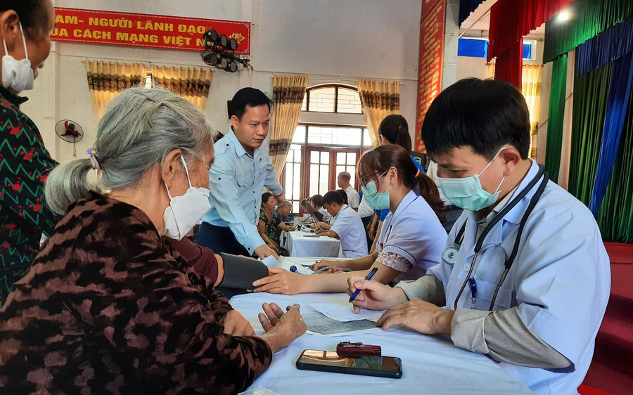 Đây là một trong những hoạt động ý nghĩa và thiết thực nhằm góp phần chăm sóc sức khỏe cộng đồng, từng bước nâng cao chất lượng cuộc sống cho các đối tượng khó khăn, gia đình chính sách xã hội. Hoạt động đã nhận được sự ủng hộ nhiệt tình của nhân dân trên địa bàn thị xã Kỳ Anh. Đây là một trong những hoạt động ý nghĩa và thiết thực nhằm góp phần chăm sóc sức khỏe cộng đồng, từng bước nâng cao chất lượng cuộc sống cho các đối tượng khó khăn, gia đình chính sách xã hội. Hoạt động đã nhận được sự ủng hộ nhiệt tình của nhân dân trên địa bàn thị xã Kỳ Anh.