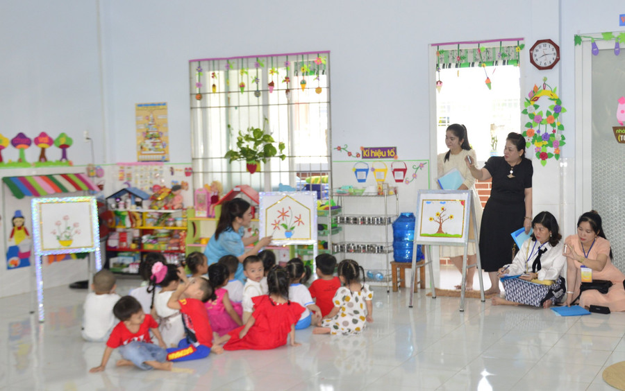 Tăng cường trao đổi chuyên môn, kinh nghiệm hay trong triển khai. Tăng cường trao đổi chuyên môn, kinh nghiệm hay trong triển khai.