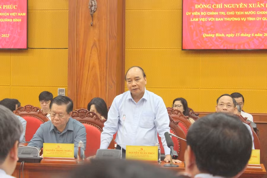 Chủ tịch nước Nguyễn Xuân Phúc làm việc với lãnh đạo chủ chốt tỉnh Quảng Bình.