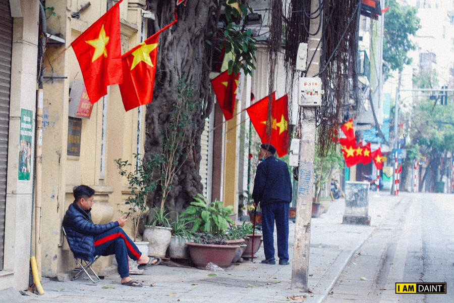 Hà Nội bình yên đến từng góc phố sáng Mồng 1 Tết ảnh 9
