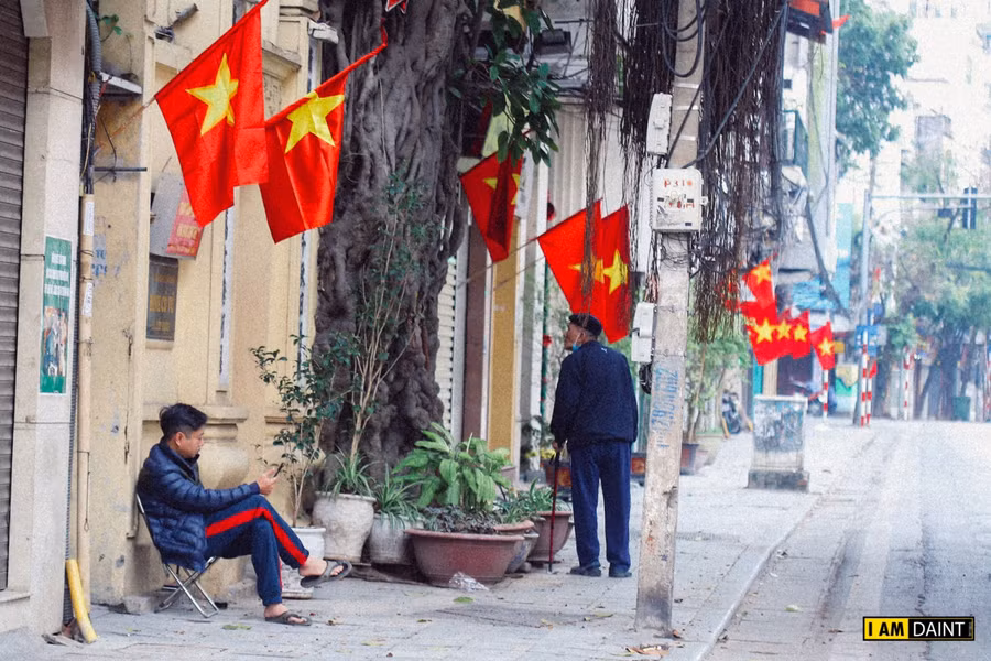 Hà Nội bình yên đến từng góc phố sáng Mồng 1 Tết ảnh 9