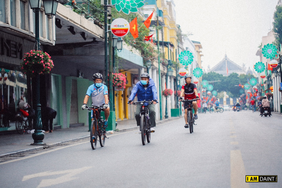 Hà Nội bình yên đến từng góc phố sáng Mồng 1 Tết ảnh 5