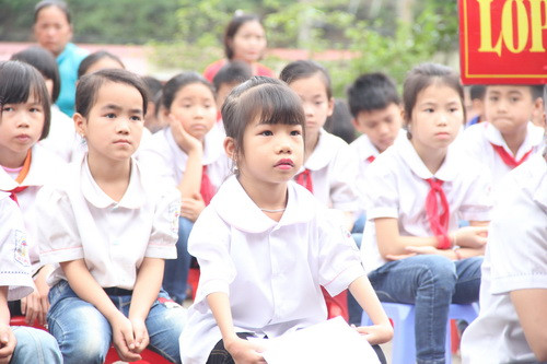 Chăm chú lắng nghe thầy cô giáo dục về đạo đức, lối sống và kỹ năng sống Chăm chú lắng nghe thầy cô giáo dục về đạo đức, lối sống và kỹ năng sống