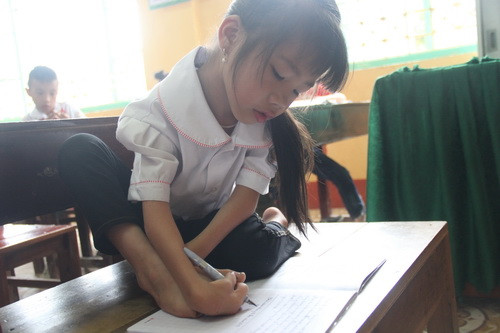 Luôn miệt mài, chăm chỉ để theo kịp các bạn trong lớp Luôn miệt mài, chăm chỉ để theo kịp các bạn trong lớp