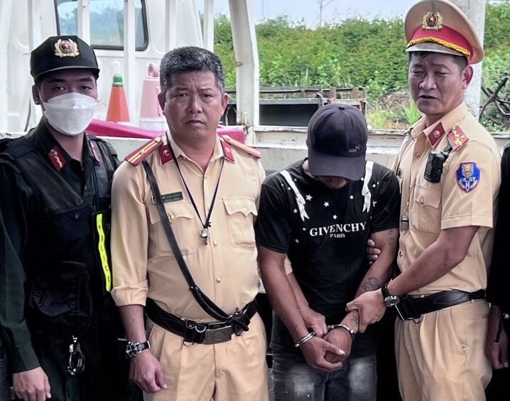 Lực lượng Công an Đắk Nông phối hợp bắt giữ đối tượng truy nã từ Lâm Đồng sang lẫn trốn trên địa bàn (ảnh: MK).