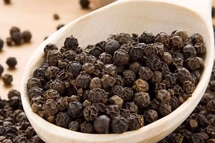 Trị gàu bằng hạt tiêu đen
