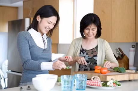 5 thoi khac tot de cai thien quan he me chong - nang dau - Anh 2