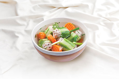 Cách nấu món canh dưa leo nhồi thịt ngon, lạ miệng - Ảnh 2 Cach nau mon canh dua leo nhoi thit ngon, la mieng - Anh 2
