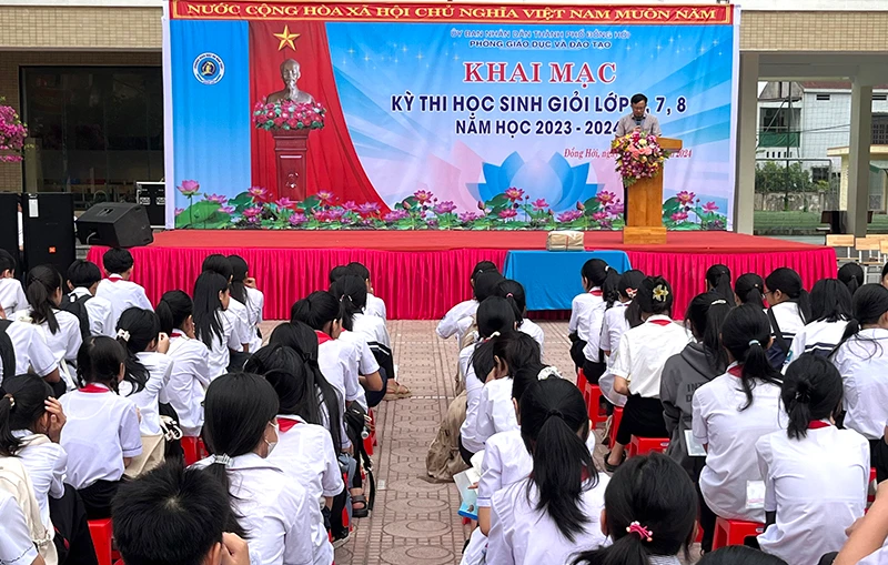 Phòng GD&ĐT TP Đồng Hới tổ chức kỳ thi học sinh giỏi năm học 2023-2024. Ảnh: H.T