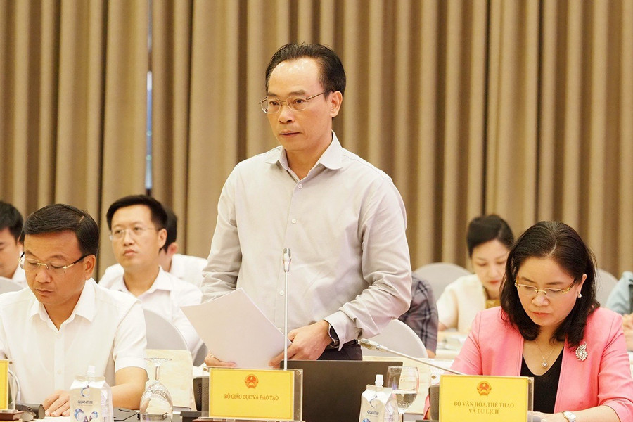 Thứ trưởng Bộ Giáo dục và Đào tạo Hoàng Minh Sơn. Ảnh: Phạm Đông. Thứ trưởng Bộ Giáo dục và Đào tạo Hoàng Minh Sơn. Ảnh: Phạm Đông.