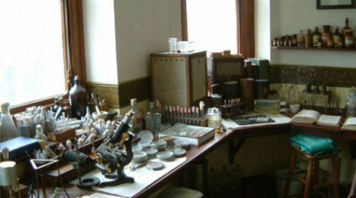 cha-de-cua-thuoc-khang-sinh-thay-doi-nen-y-hoc-nho-dang-tri-1