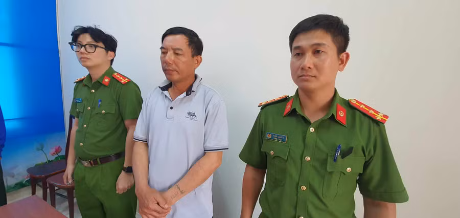 Nguyễn Khắc Hùng, nguyên Chủ tịch Xã Ea Huar bị bắt tạm giam. (Ảnh: SĐ)