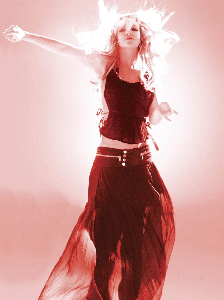 Britney Spears &quot;liêu trai&quot; trong loạt ảnh mới ảnh 3