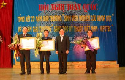 Bộ GD&ĐT đánh giá cao nỗ lực của các cơ quan, đoàn thể đã chung tay làm nên thành công này Bộ GD&ĐT đánh giá cao nỗ lực của các cơ quan, đoàn thể đã chung tay làm nên thành công này