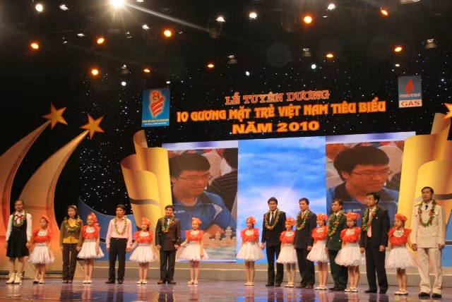Vinh danh 10 gương mặt trẻ Việt Nam tiêu biểu
