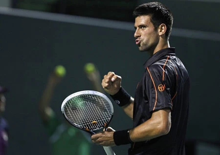 Novak Djokovic tiếp tục chuỗi trận bất bại