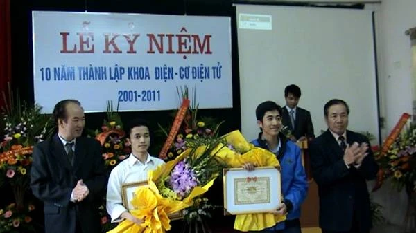 ĐH Phương Đông: Kỷ niệm 10 năm thành lập Khoa Điện - Cơ Điện Tử