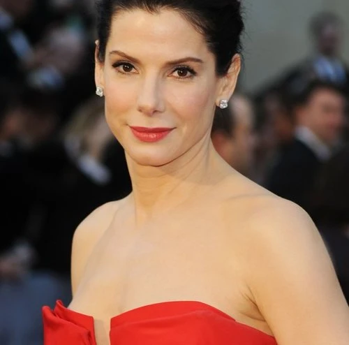 Sandra Bullock tặng 1 triệu USD cứu trợ Nhật Bản