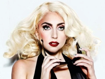 Lady Gaga phá kỷ lục với 9 triệu người truy cập trên Twitter