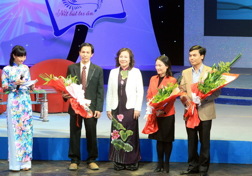 10 bài viết &quot;Nét bút tri ân&quot; hay nhất tháng thứ 3