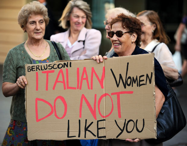 Các hoạt động kỷ niệm ngày Quốc tế Phụ nữ trên thế giới ảnh 1 Italian women gather in Sydney to mark the 100th International Women’s Day with a protest highlighting the sex scandal surrounding Italian Prime Minister Silvio Berlusconi