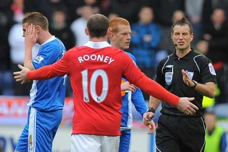 Rooney thoát án phạt treo giò 3 trận