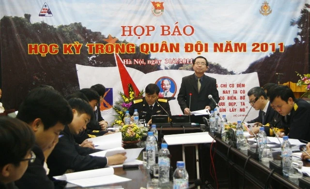 Năm nay, HS tham gia học kỳ trong quân đội hải quân