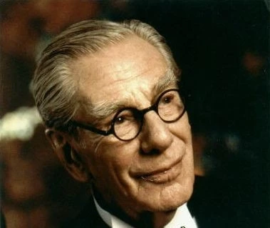 Diễn viên nổi tiếng Michael Gough qua đời