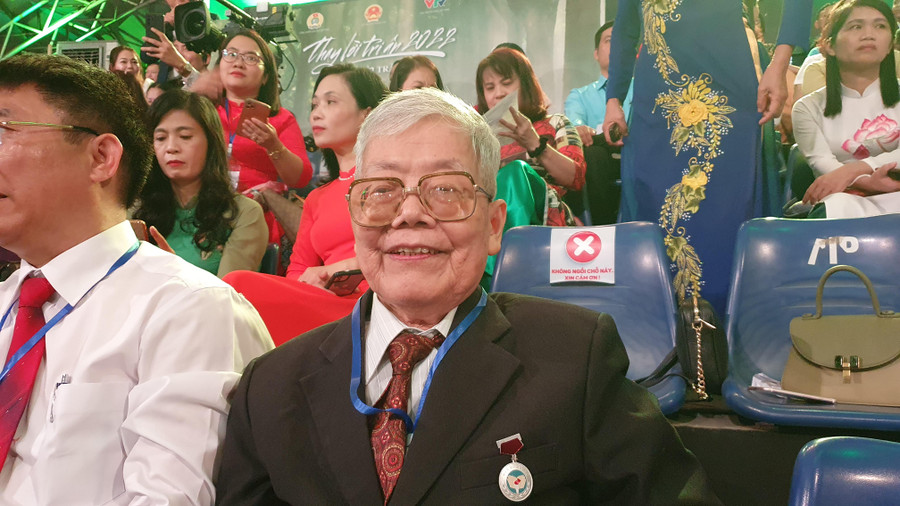 Ông Đỗ Thanh Dương cho biết bản thân rất xúc động khi được theo dõi trực tiếp chương trình. Ông Đỗ Thanh Dương cho biết bản thân rất xúc động khi được theo dõi trực tiếp chương trình.