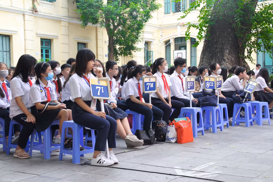 Buổi Lễ kỷ niệm 105 năm ngày thành lập Trường THCS Trưng Vương diễn ra trong không khí trang trọng.