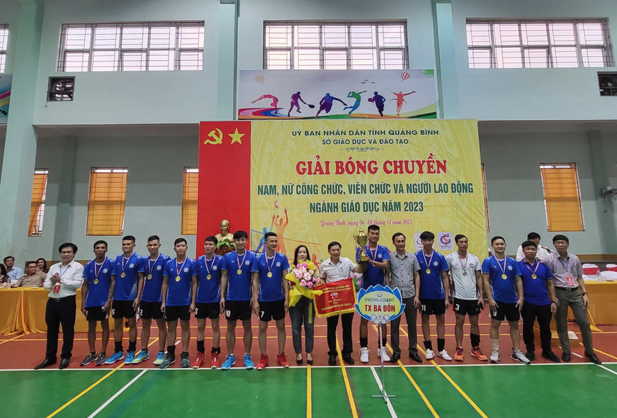 Đối với hệ thống Phòng GD&ĐT, giải Nhất nam thuộc Phòng GD&ĐT thị xã Ba Đồn. Đối với hệ thống Phòng GD&ĐT, giải Nhất nam thuộc Phòng GD&ĐT thị xã Ba Đồn.