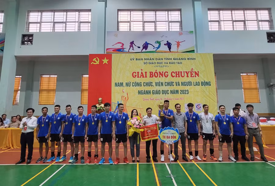 Đối với hệ thống Phòng GD&amp;ĐT, giải Nhất nam thuộc Phòng GD&amp;ĐT thị xã Ba Đồn.