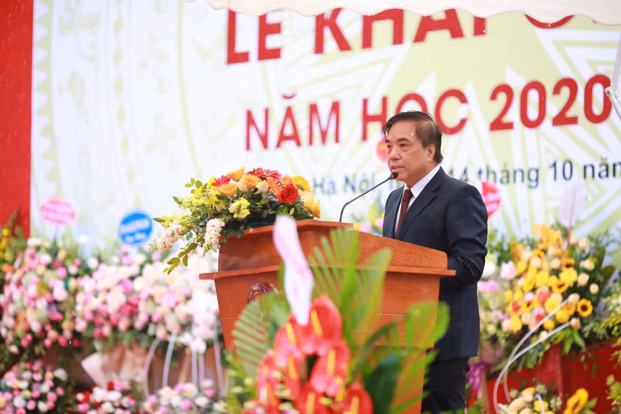 PGS Bùi Anh Tuấn gửi thông điệp trong lễ khai giảng