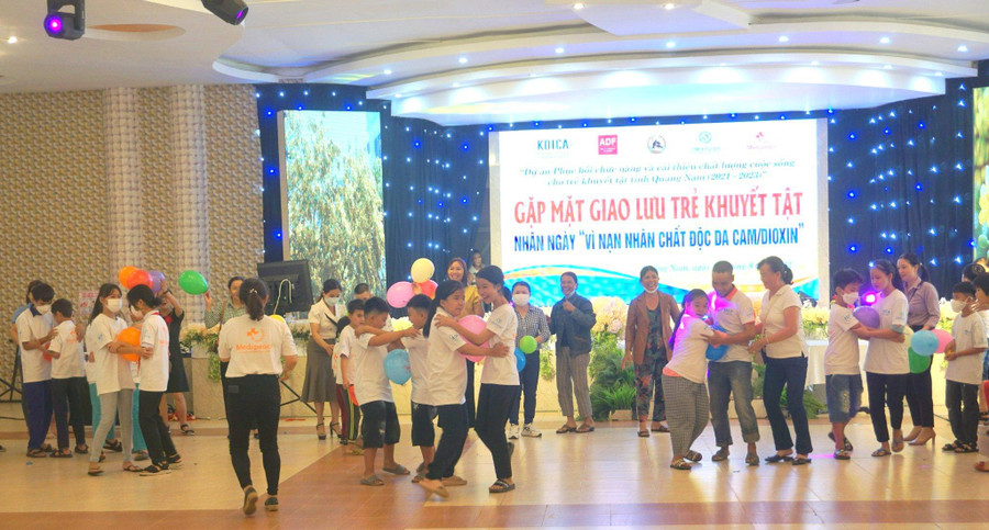 Chương trình giao lưu của gần 200 trẻ khuyết tật tại tỉnh Quảng Nam.