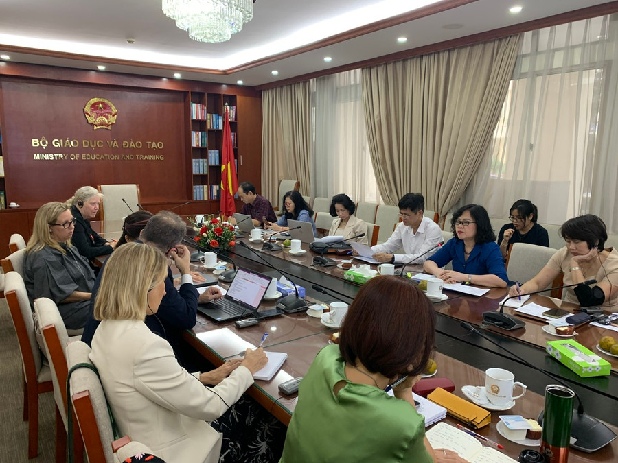 Thứ trưởng Bộ GD&ĐT Ngô Thị Minh đề xuất một số nội dung hợp tác cùng WB. Thứ trưởng Bộ GD&ĐT Ngô Thị Minh đề xuất một số nội dung hợp tác cùng WB.