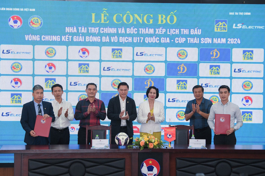 Buổi lễ có sự góp mặt của đại diện lãnh đạo Liên đoàn bóng đá Việt Nam (VFF), đại diện nhà tài trợ Công ty CP Tập đoàn Thái Sơn Nam cùng các thành viên Ban tổ chức giải. Buổi lễ có sự góp mặt của đại diện lãnh đạo Liên đoàn bóng đá Việt Nam (VFF), đại diện nhà tài trợ Công ty CP Tập đoàn Thái Sơn Nam cùng các thành viên Ban tổ chức giải.