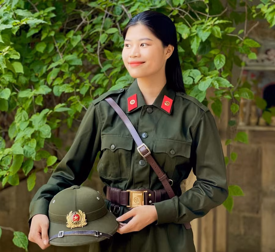 Cô gái Pa Kô Hồ Hạ Bảo Thương sắp nhập ngũ tham gia nghĩa vụ công an. Cô gái Pa Kô Hồ Hạ Bảo Thương sắp nhập ngũ tham gia nghĩa vụ công an.