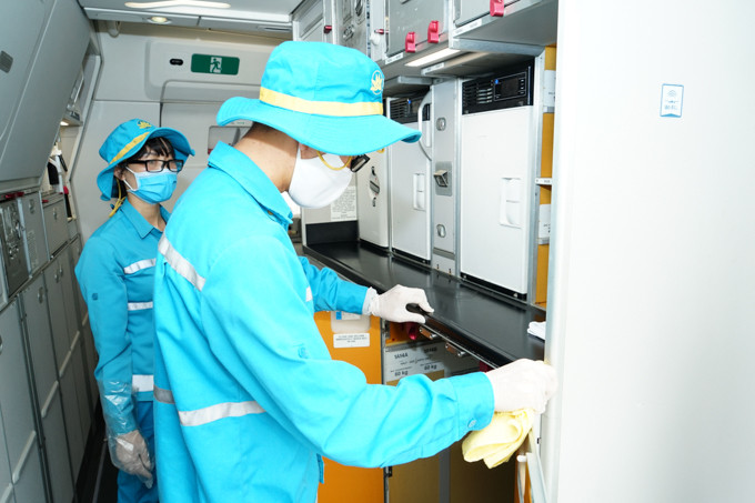 Toàn bộ vòi nước, bồn rửa mặt... cũng được vệ sinh kỹ.