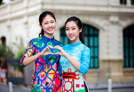 Hoa hau My Linh ngay cang than thiet den kho tin voi A hau Thanh Tu - Anh 8