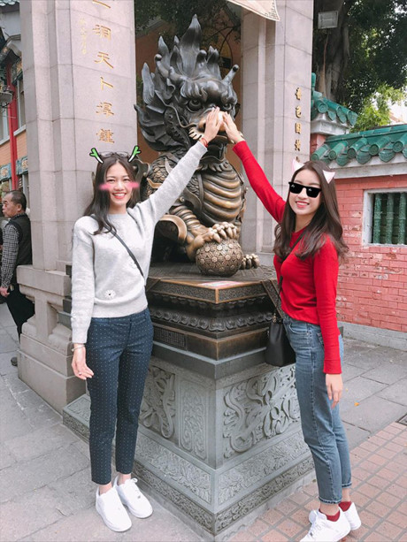 Hoa hau My Linh ngay cang than thiet den kho tin voi A hau Thanh Tu - Anh 12