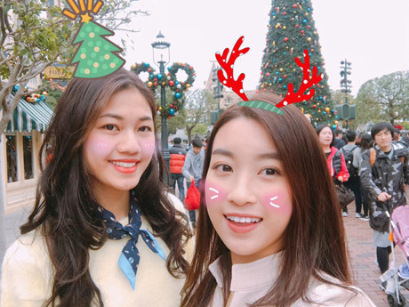 Hoa hau My Linh ngay cang than thiet den kho tin voi A hau Thanh Tu - Anh 13