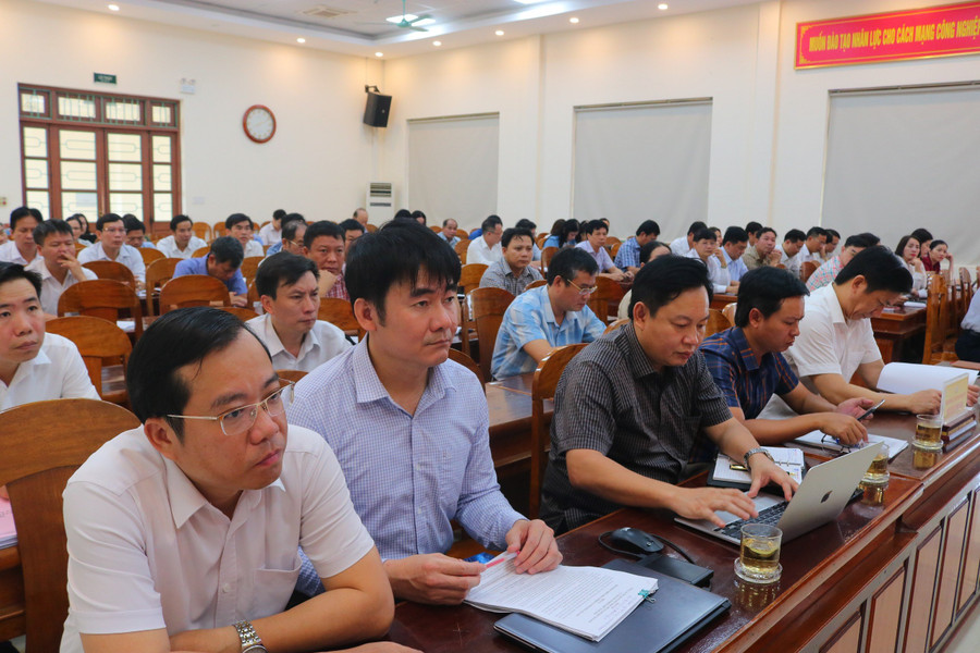 Hội nghị ghi nhận nhiều đóng góp nhằm nâng cao chất lượng công tác thi, tuyển sinh trong thời gian tới. Hội nghị ghi nhận nhiều đóng góp nhằm nâng cao chất lượng công tác thi, tuyển sinh trong thời gian tới.